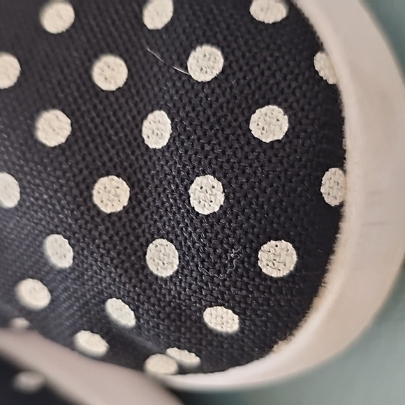 Black nike's HYPERF3SH Sneakers. Size 8.5. Black With White Dots. Very Good Used - Picture 4 of 10